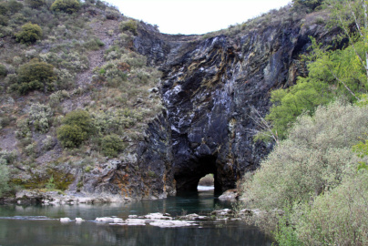 Río_Sil,_Montefurado,_Quiroga.jpg