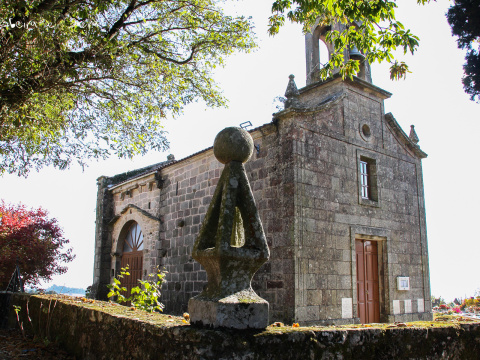 Iglesia de Santiago de Requeixo