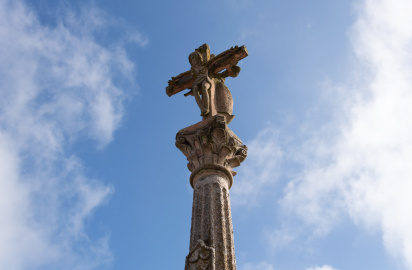 Iglesia y cruceiro Vilar de Ordelles (2)