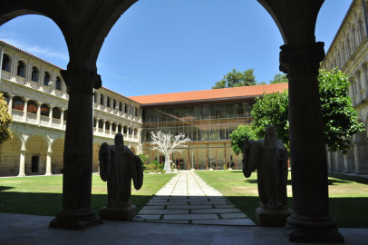 Mosteiro de Santo Estevo - Claustro dos Cabaleiros (3).JPG