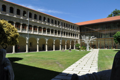 Mosteiro de Santo Estevo - Claustro dos Cabaleiros (5).JPG