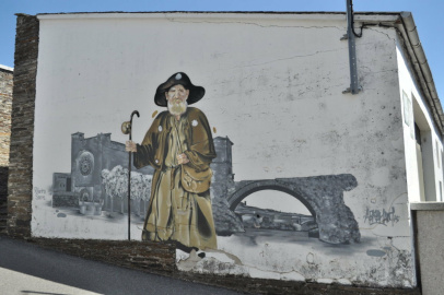 Mural Historia de Portomarín (1).JPG